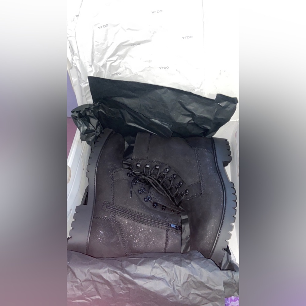 (SOLD)ALDO NWT BLACK WITH SILVER SPARKLE CUTE FOR FALL BOOTS - Picture 1 of 8